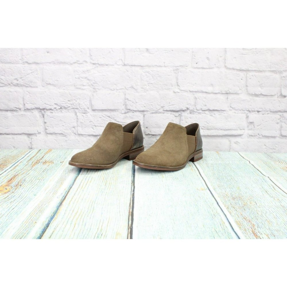 Clarks  Brown Leather Slip On Chelsea Ankle Boots Size 7.5 Medium - Picture 2 of 9